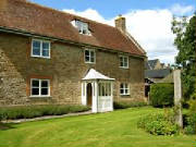 OrchardFarmhouseWonstonlandinvadedbyBlackmoreFH1-12.jpg